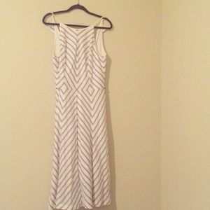 Cute Midi Dress. Very classy look! 👀